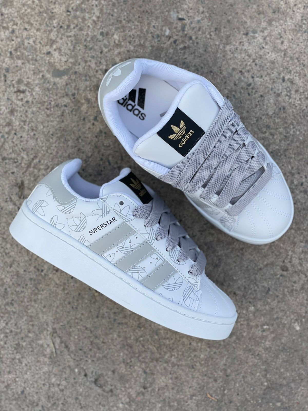 SUPERSTAR BLANCA Y GRIS