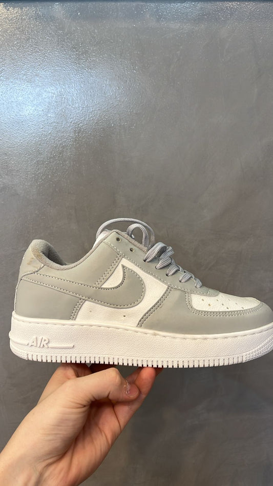 AIR FORCE BLANCA Y GRIS