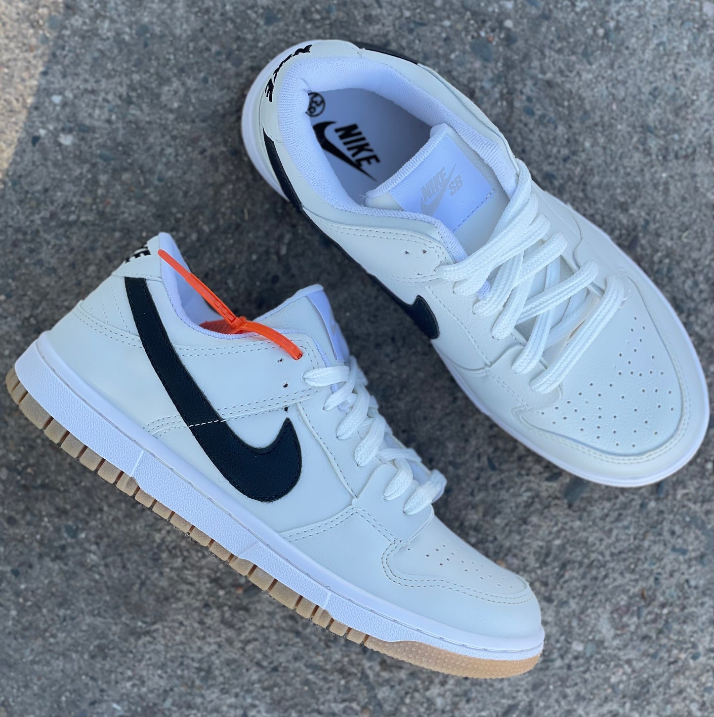 SB BLANCA PIPA NEGRA