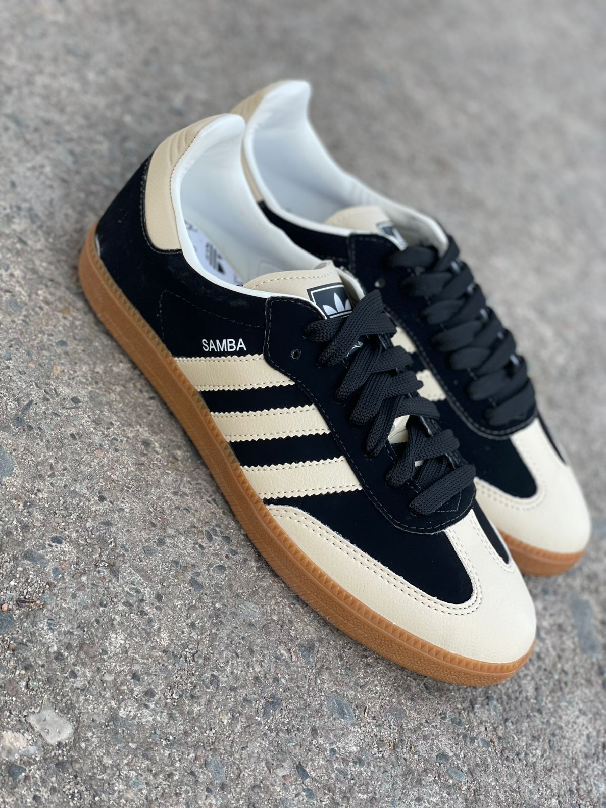 SAMBA NEGRA PUNTA BLANCA