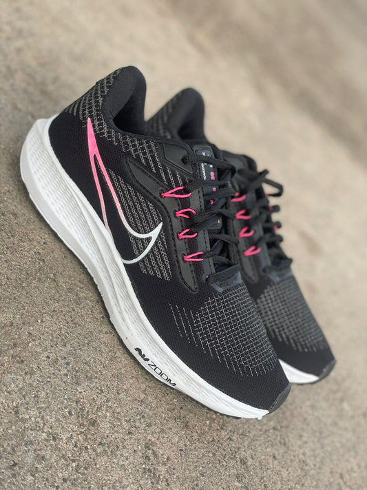 PEGASUS NEGRA CON ROSA