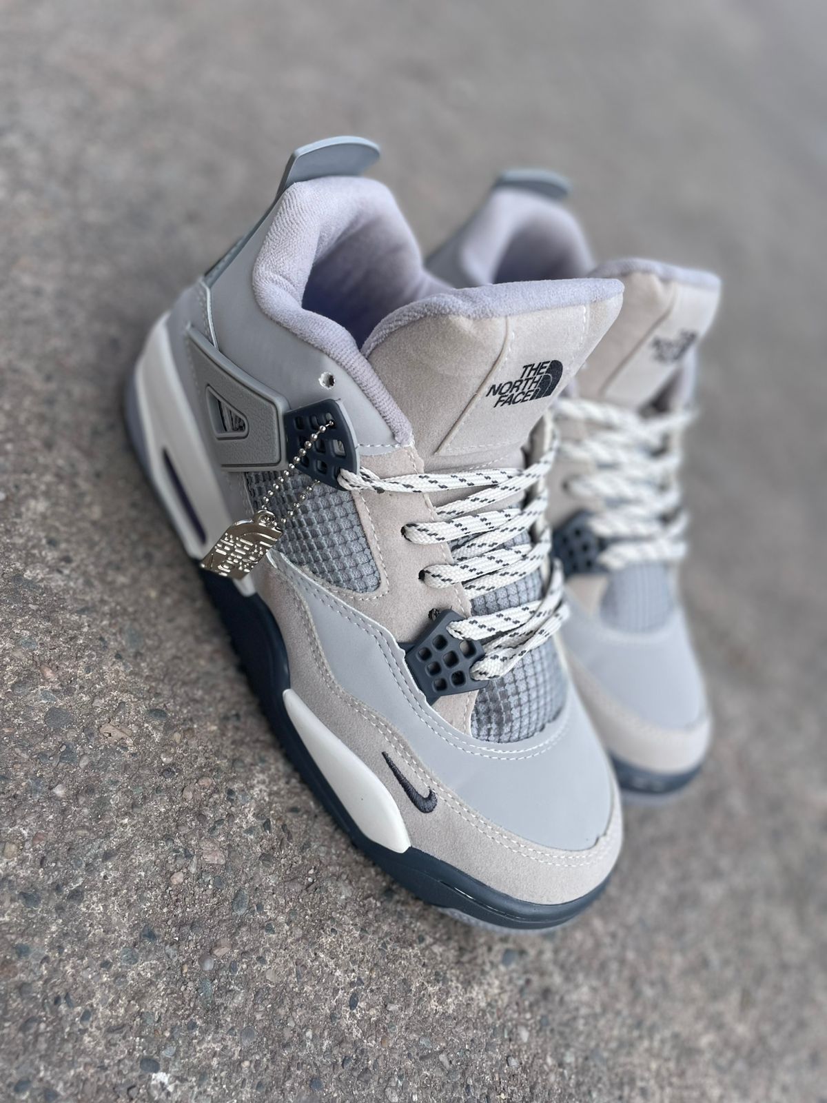 JORDAN RETRO 4 GRIS