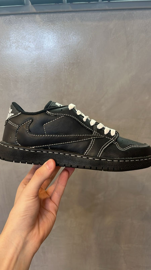 TRAVIS SCOTT BLACK PHANTOM